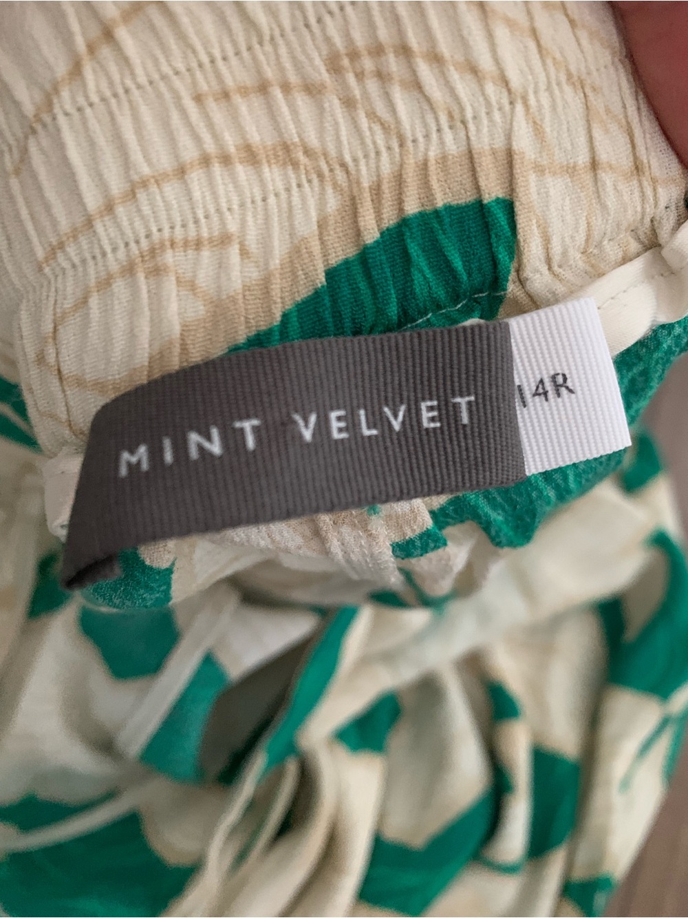 Mint Velvet Two-Piece Floral Set in Cream & Green size L and US 10 - Picture 13 of 15